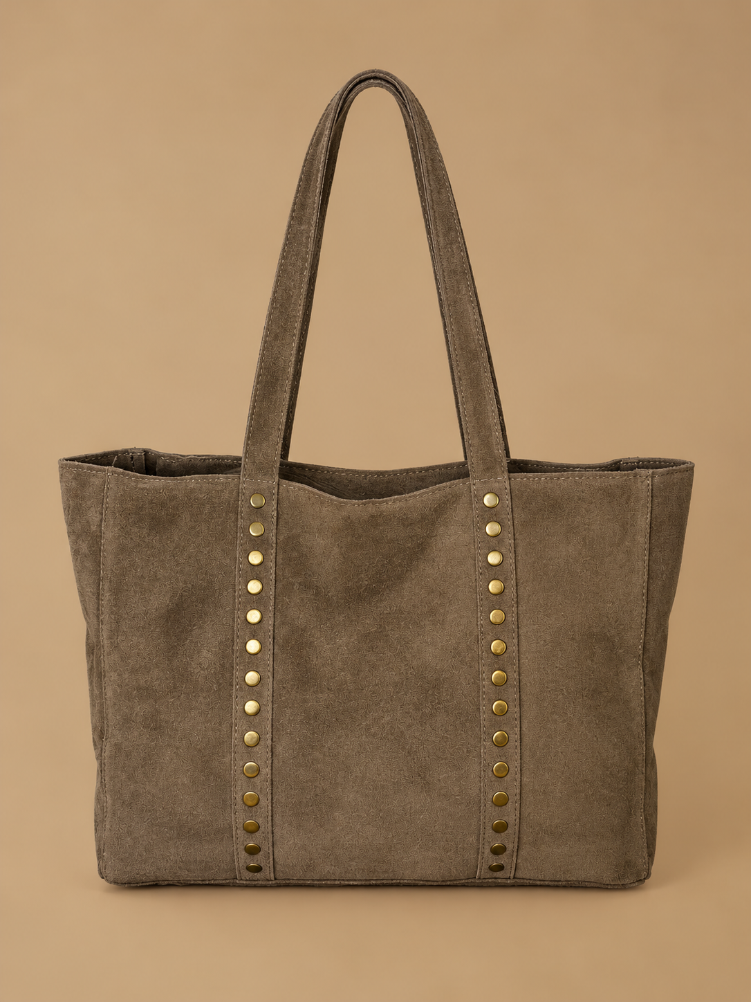 Bolso shopper topo efecto ante con asas largas y tachuelas doradas