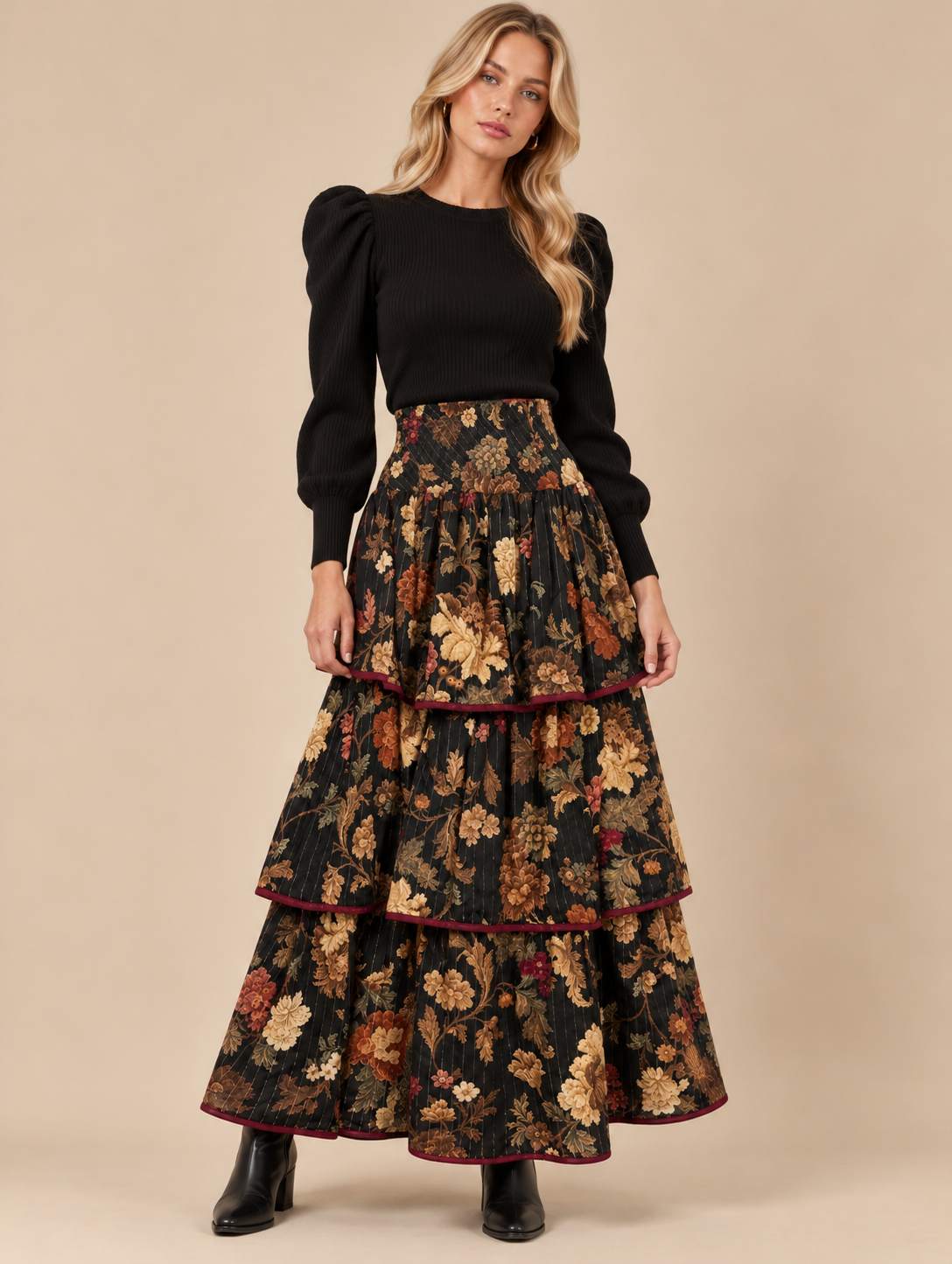 Falda larga floral negra de volantes RYRTEEN puesta por modelo, vista frontal