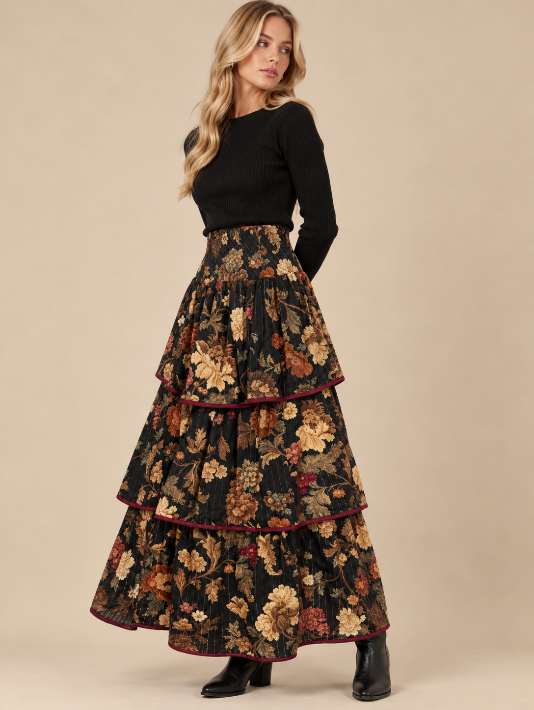 Falda larga floral negra de volantes RYRTEEN puesta por modelo, segunda pose